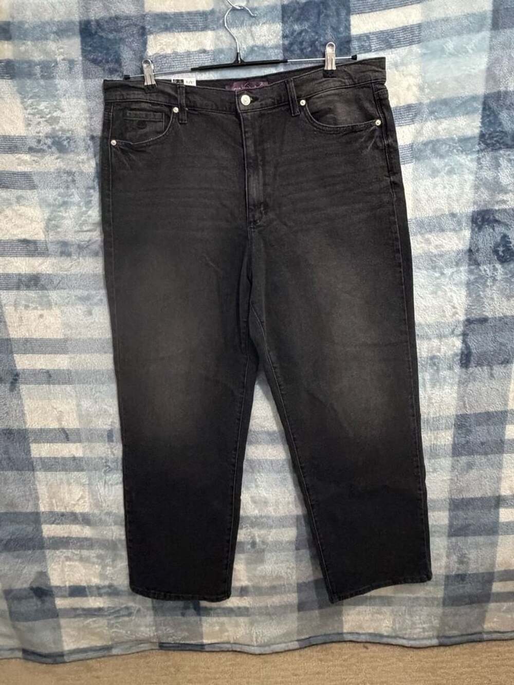 Gloria Vanderbilt Women's Size 18 Relaxed Straight Jeans Black Denim